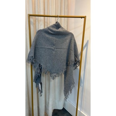 Poncho de punto con brillitos