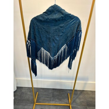 Mantoncillo bordado azulón