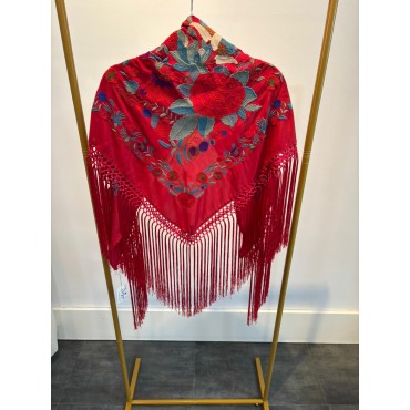 Mantoncillo bordado rojo