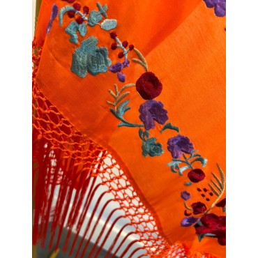 Mantoncillo bordado naranja