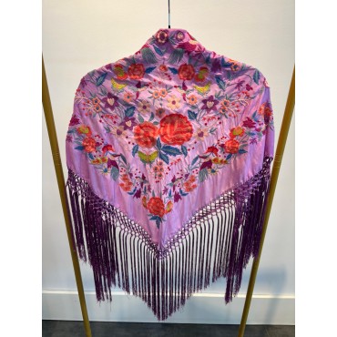 Mantoncillo bordado malva