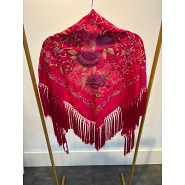 Mantoncillo bordado fucsia