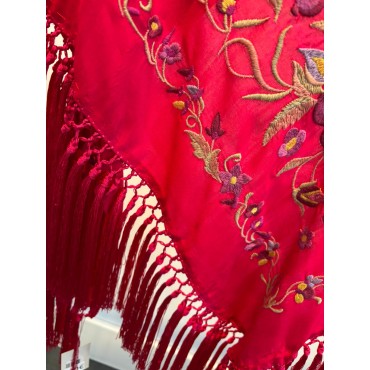 Mantoncillo bordado fucsia