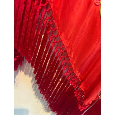 Mantoncillo bordado rojo