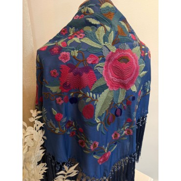 Mantoncillo Macarena azul...