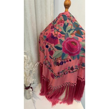 Mantoncillo Macarena rosa...